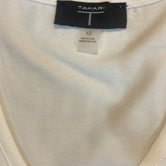 Tahari white T, V neck, with lace, sheer short sleeves, XS - Picture 5 of 12